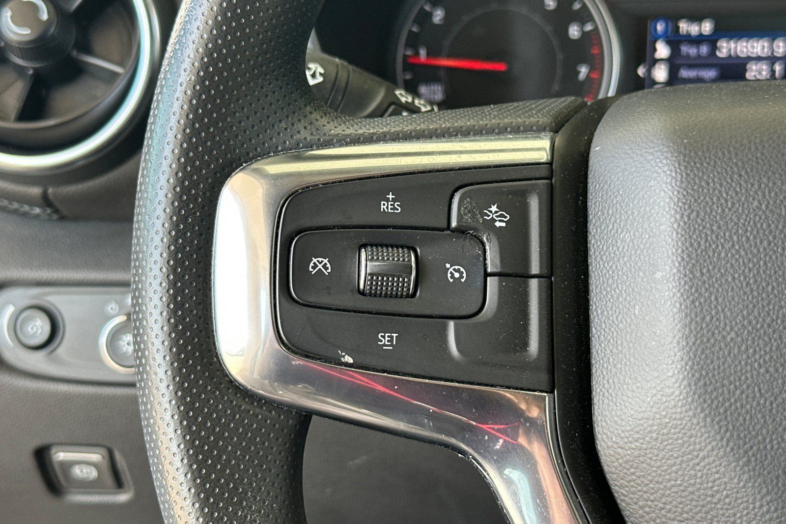 Used 2022 Chevrolet Blazer LT FWD image 27