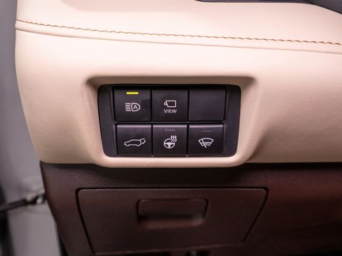 Used 2022 Toyota Highlander Platinum FWD image 31
