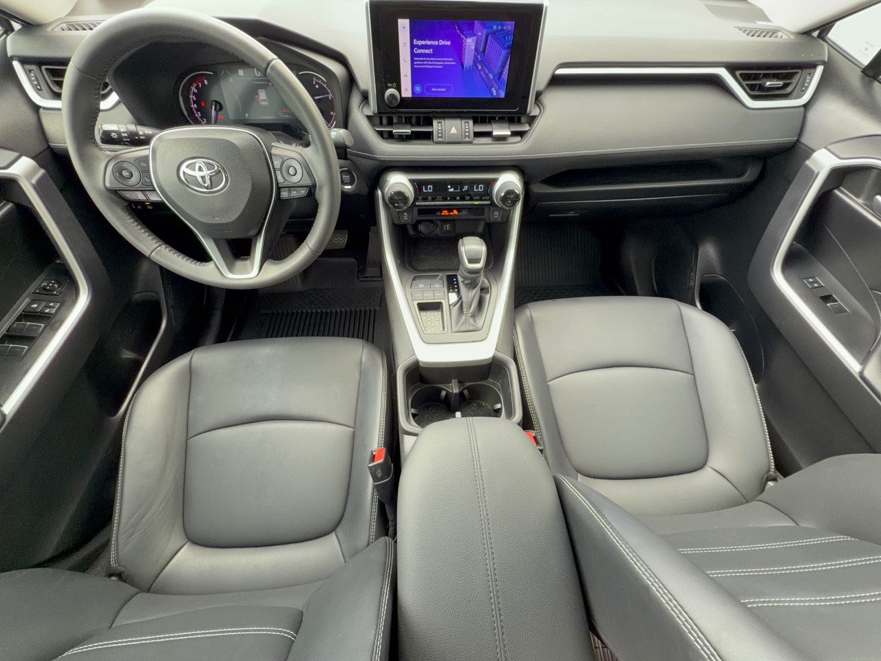 Used 2023 Toyota RAV4 XLE Premium FWD image 17