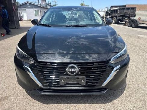 Used 2024 Nissan Sentra SV FWD image 2