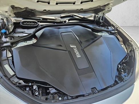 Certified 2024 BMW i7 eDrive50 w/ M Sport Package RWD image 21