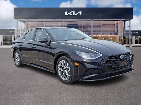 Used 2023 Hyundai Sonata SEL w/ Convenience Package FWD image 1