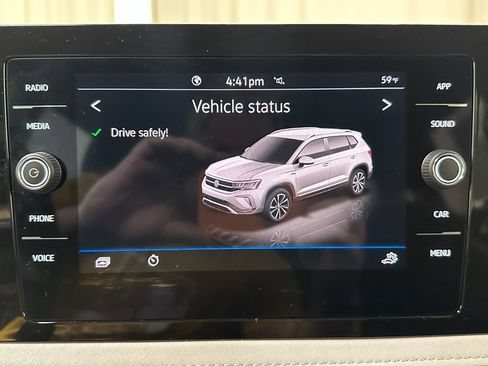 Used 2025 Volkswagen Taos SE FWD image 33