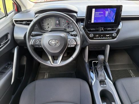 Used 2023 Toyota Corolla Cross LE FWD image 14