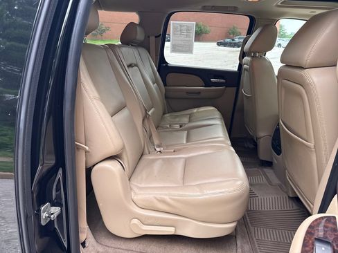 Used 2009 GMC Yukon XL Denali AWD/4WD image 27