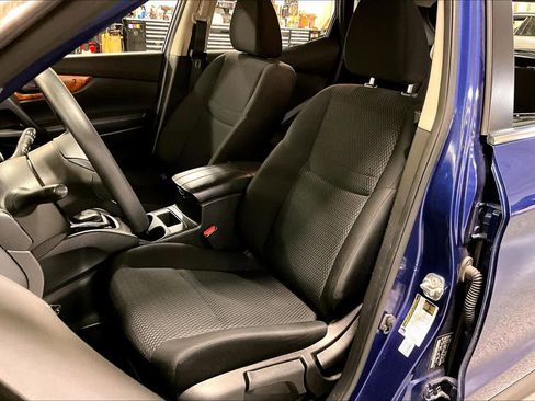 Used 2020 Nissan Rogue Sport S image 7