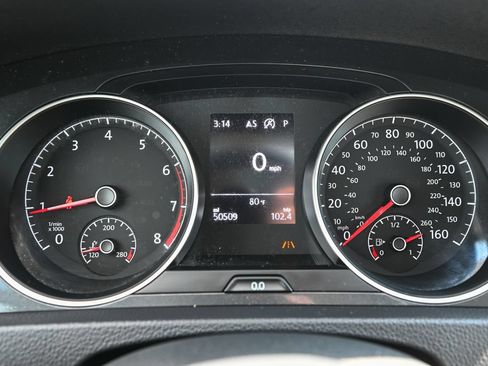 Used 2019 Volkswagen Golf SE FWD image 38