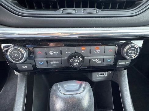 Used 2022 Jeep Compass Limited image 26