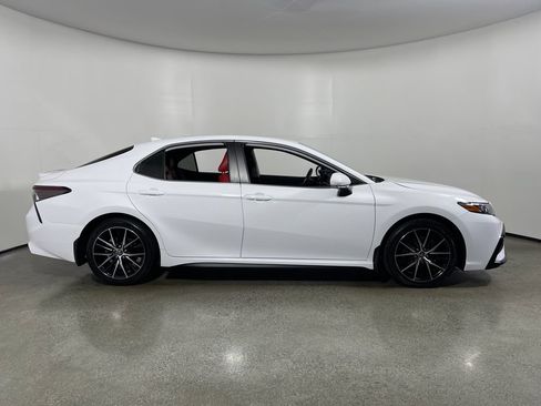 Used 2024 Toyota Camry SE w/ Blackout Package (TMS) FWD image 2
