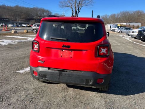 Used 2017 Jeep Renegade Altitude w/ Safety & Security Group image 6