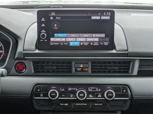 Used 2025 Honda Pilot Touring image 24