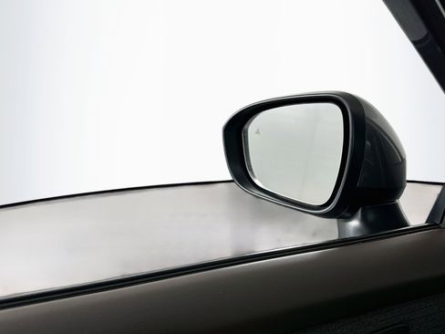 Used 2022 Nissan Rogue SV AWD/4WD image 16
