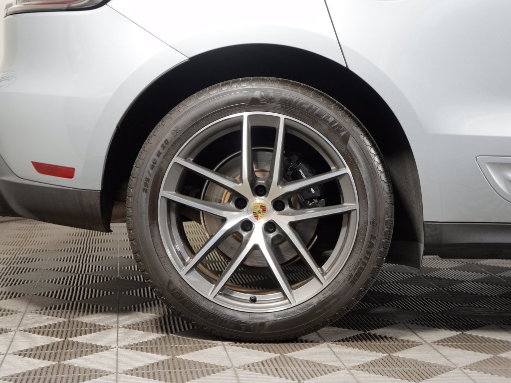 Certified 2025 Porsche Macan w/ Premium Package Plus AWD/4WD image 15