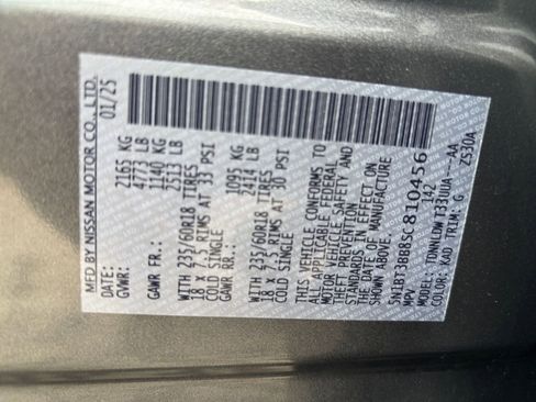Used 2025 Nissan Rogue SV AWD/4WD image 31