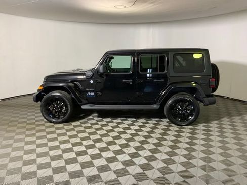 Used 2023 Jeep Wrangler Unlimited Sahara AWD/4WD image 11