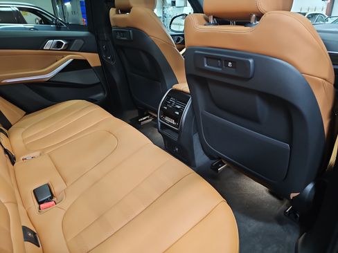Used 2021 BMW X5 xDrive40i w/ Premium Package AWD/4WD image 11
