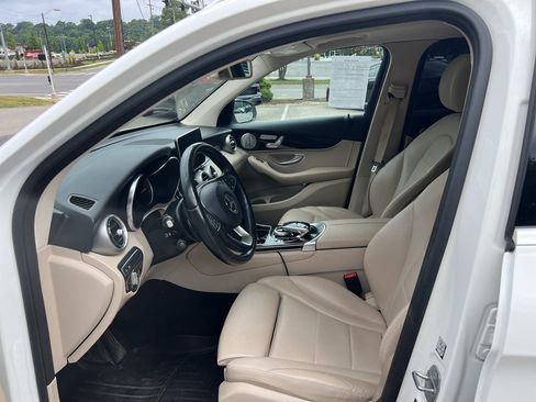 Used 2018 Mercedes-Benz GLC 300 4MATIC image 12