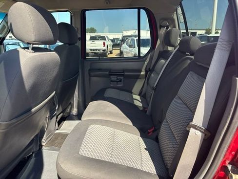Used 2005 Ford Explorer Sport Trac 2WD image 24