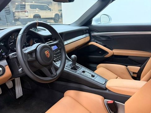Certified 2019 Porsche 911 Speedster RWD image 7