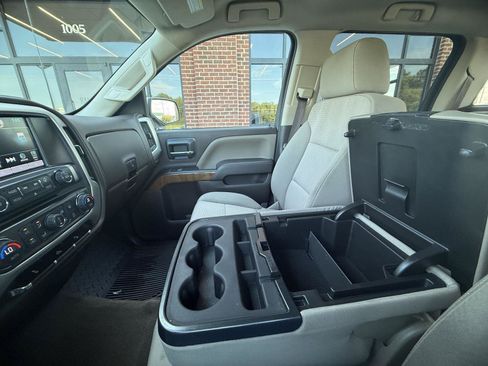 Used 2017 GMC Sierra 1500 SLE w/ SLE Value Package AWD/4WD image 5