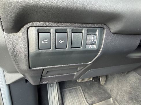 Used 2025 Subaru Ascent Touring AWD/4WD image 18