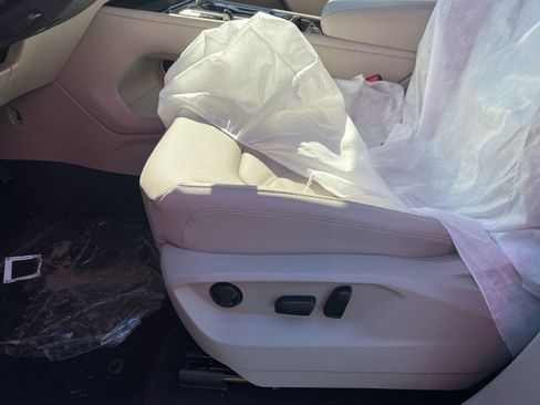 New 2026 Volkswagen Atlas SE image 16