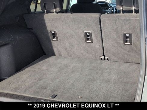 Used 2019 Chevrolet Equinox LT w/ Driver Convenience Package image 4