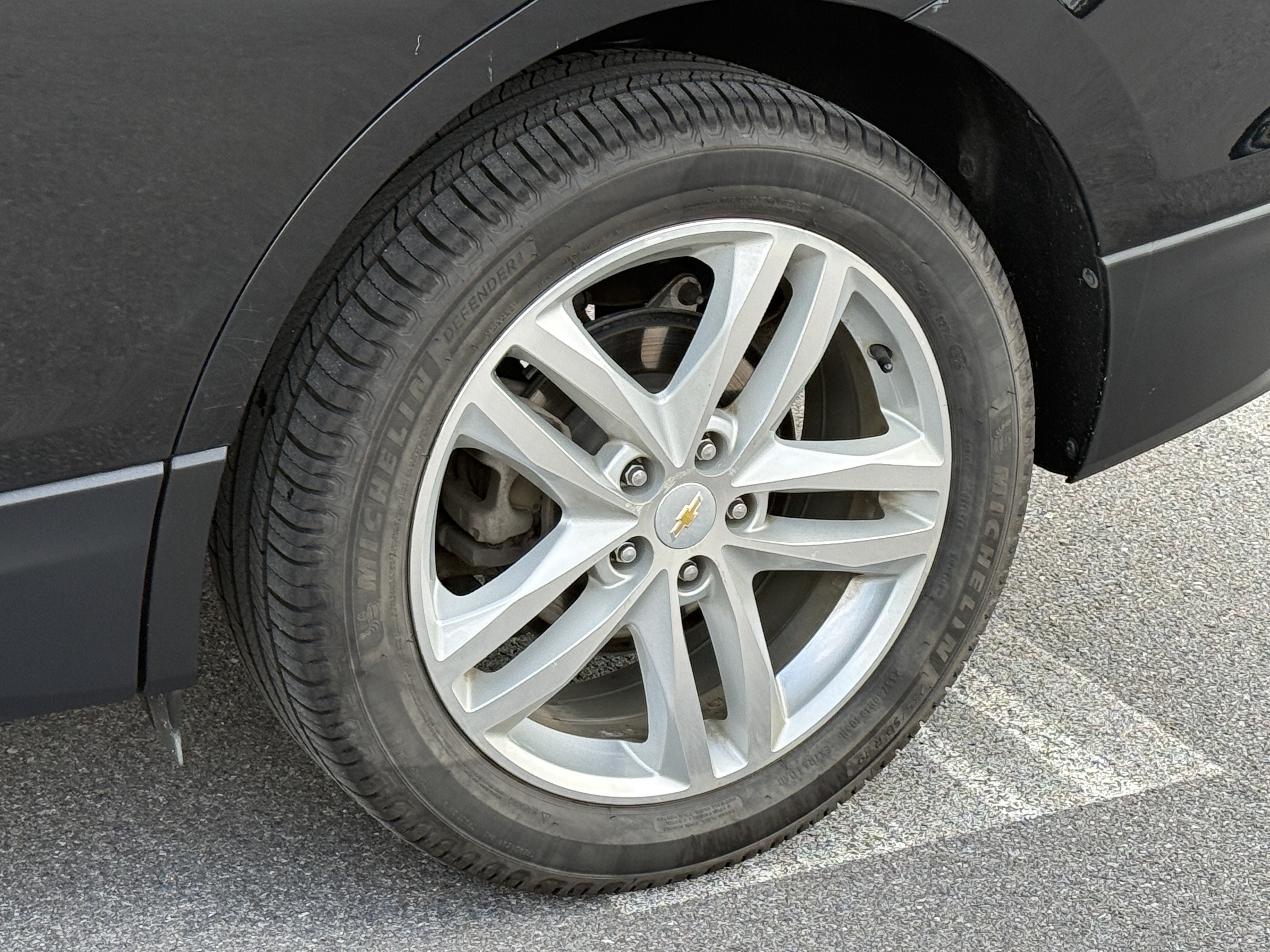 Used 2018 Chevrolet Equinox Premier FWD image 4