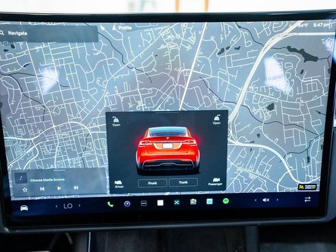 Used 2024 Tesla Model X image 46