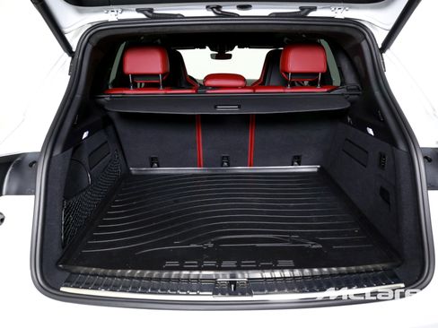 Used 2023 Porsche Cayenne Turbo S image 21