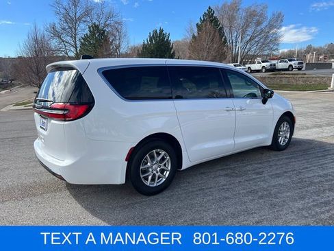 New 2026 Chrysler Pacifica Select FWD image 5