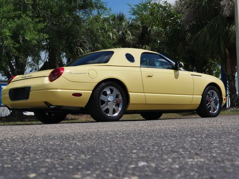 Used 2002 Ford Thunderbird image 27