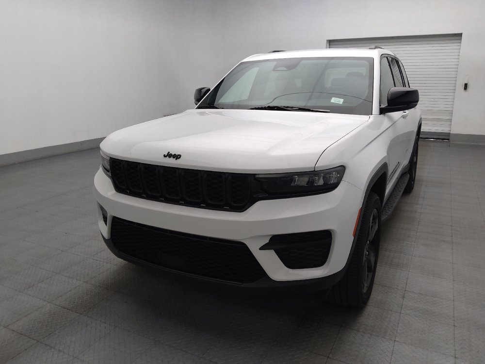Used 2023 Jeep Grand Cherokee Altitude RWD image 15