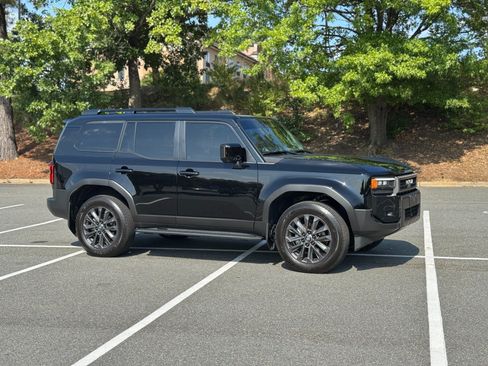 Used 2027 Toyota Land Cruiser w/ Premium Package AWD/4WD image 15