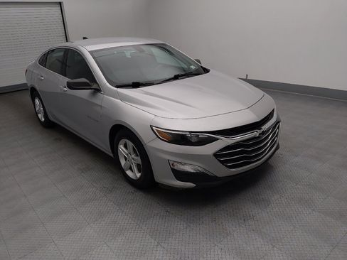 Used 2021 Chevrolet Malibu LS FWD image 13