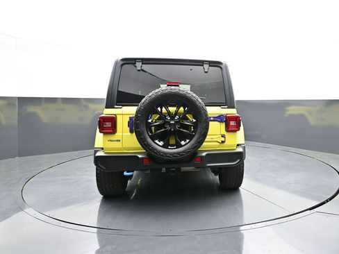 Used 2023 Jeep Wrangler Unlimited Sahara w/ Cold Weather Group AWD/4WD image 6