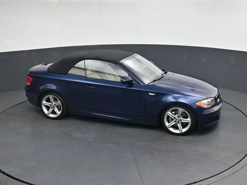 Used 2011 BMW 135i Convertible RWD image 30