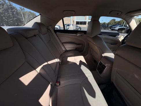 Used 2014 Chrysler 300 AWD image 13