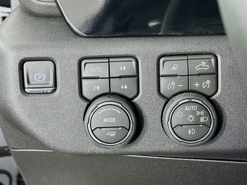 Used 2026 Chevrolet Silverado 3500 LT w/ All Star Edition AWD/4WD image 10