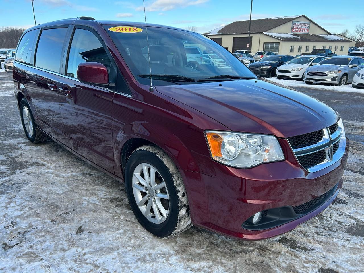 Used 2018 Dodge Grand Caravan SXT FWD image 3