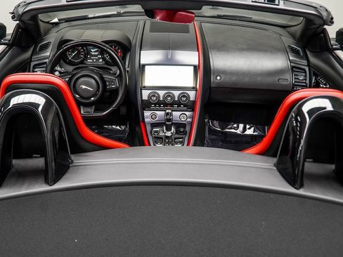 Used 2019 Jaguar F-TYPE P300 image 5