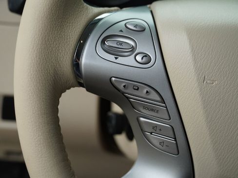 Used 2017 Nissan Murano Platinum image 17