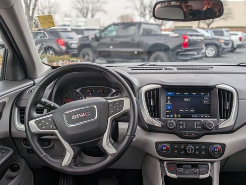Used 2023 GMC Terrain SLT image 18