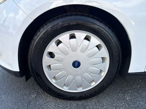 Used 2014 Ford Focus SE FWD image 9