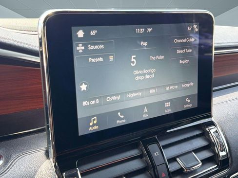 Used 2018 Lincoln Navigator Select AWD/4WD image 22