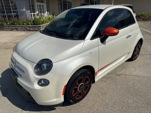 Used 2015 FIAT 500 e w/ Esport Package image 2