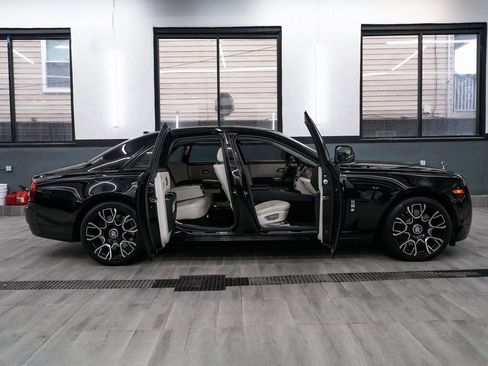 Used 2011 Rolls-Royce Ghost RWD image 11