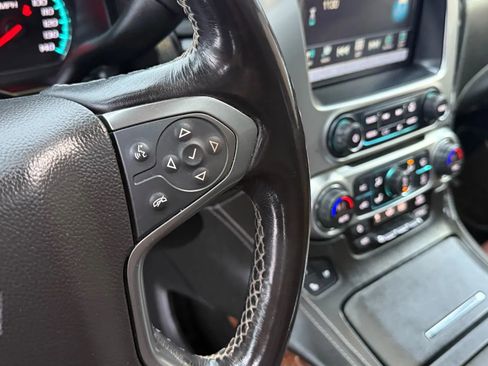 Used 2020 Chevrolet Suburban Premier w/ Premier Plus Edition image 18