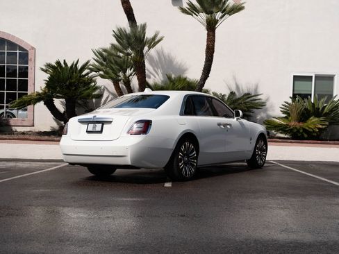 Used 2022 Rolls-Royce Ghost w/ Ghost Package image 46