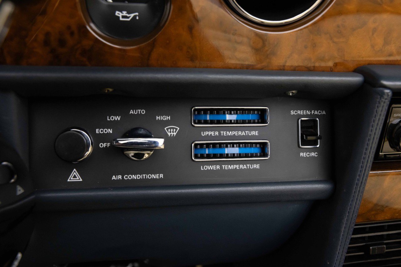Used 1989 Rolls-Royce Corniche II RWD image 34